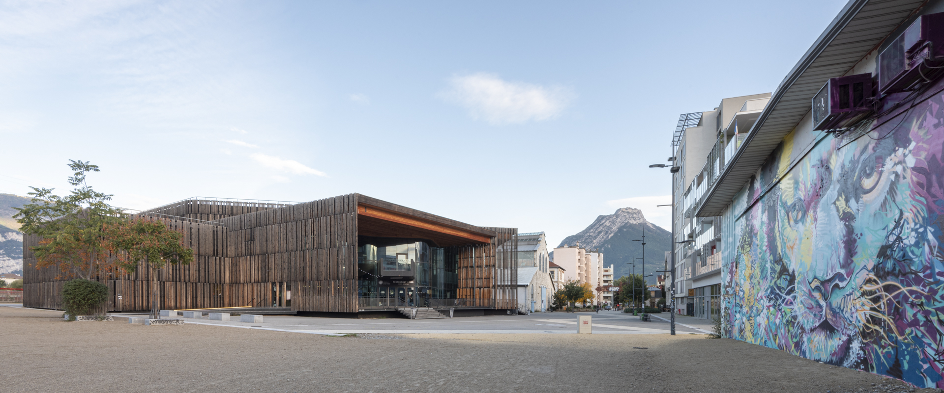 Photographie d'architecture montrant la belle électrique à grenoble