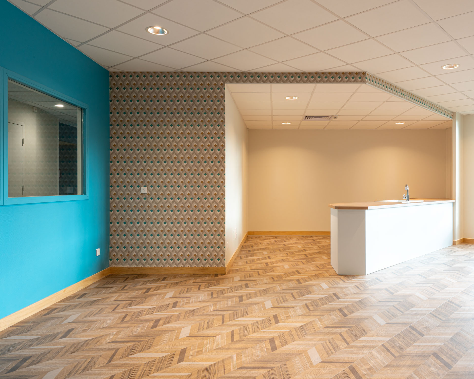 Photographies d'architecture de l'EHPAD de Chazelles sur Lyon - comptoir réfectoire