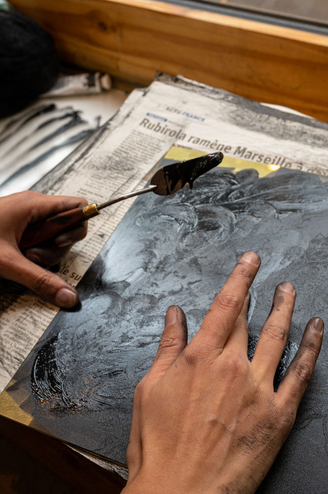 Photo d'artisanat, Kim Coz, gravur à l'eau forte