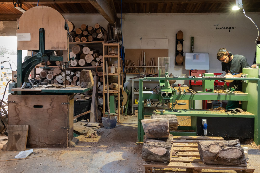 nom des essences de bois écrites sur la section de chaque morceau