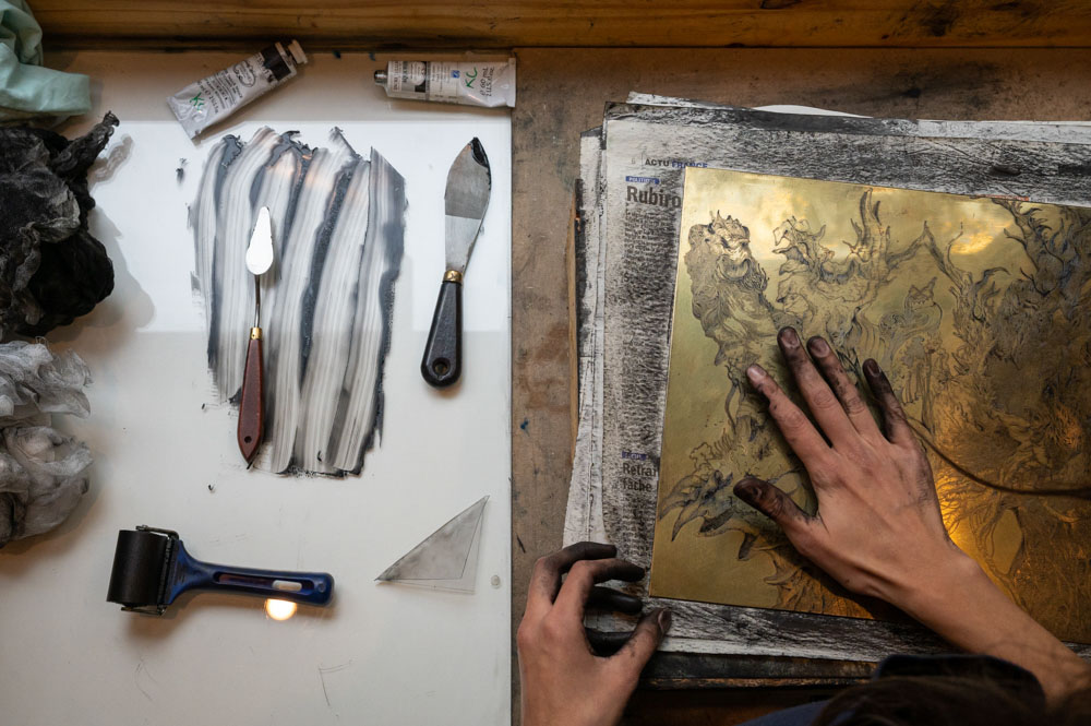 Photo d'artisanat, Kim Coz, gravur à l'eau forte