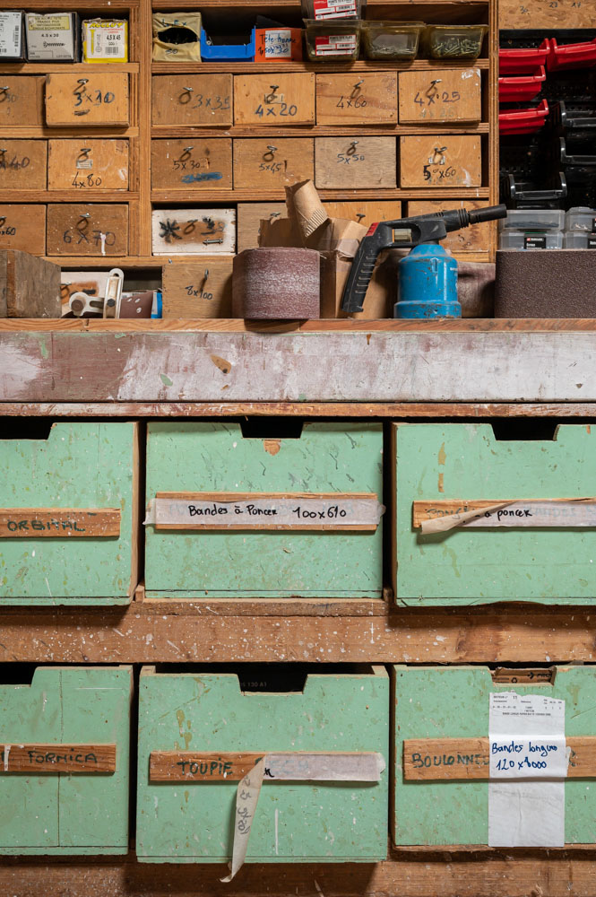 détail des rangements de l'atelier