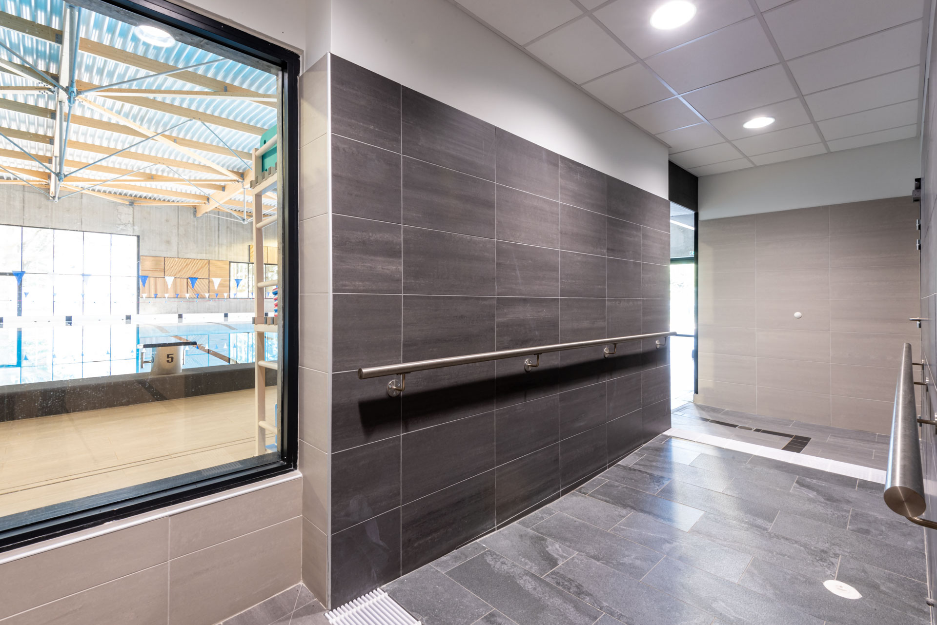 photo d'architecture de la piscine Serge Buttet à Romans-sur-Isère - Chabanne