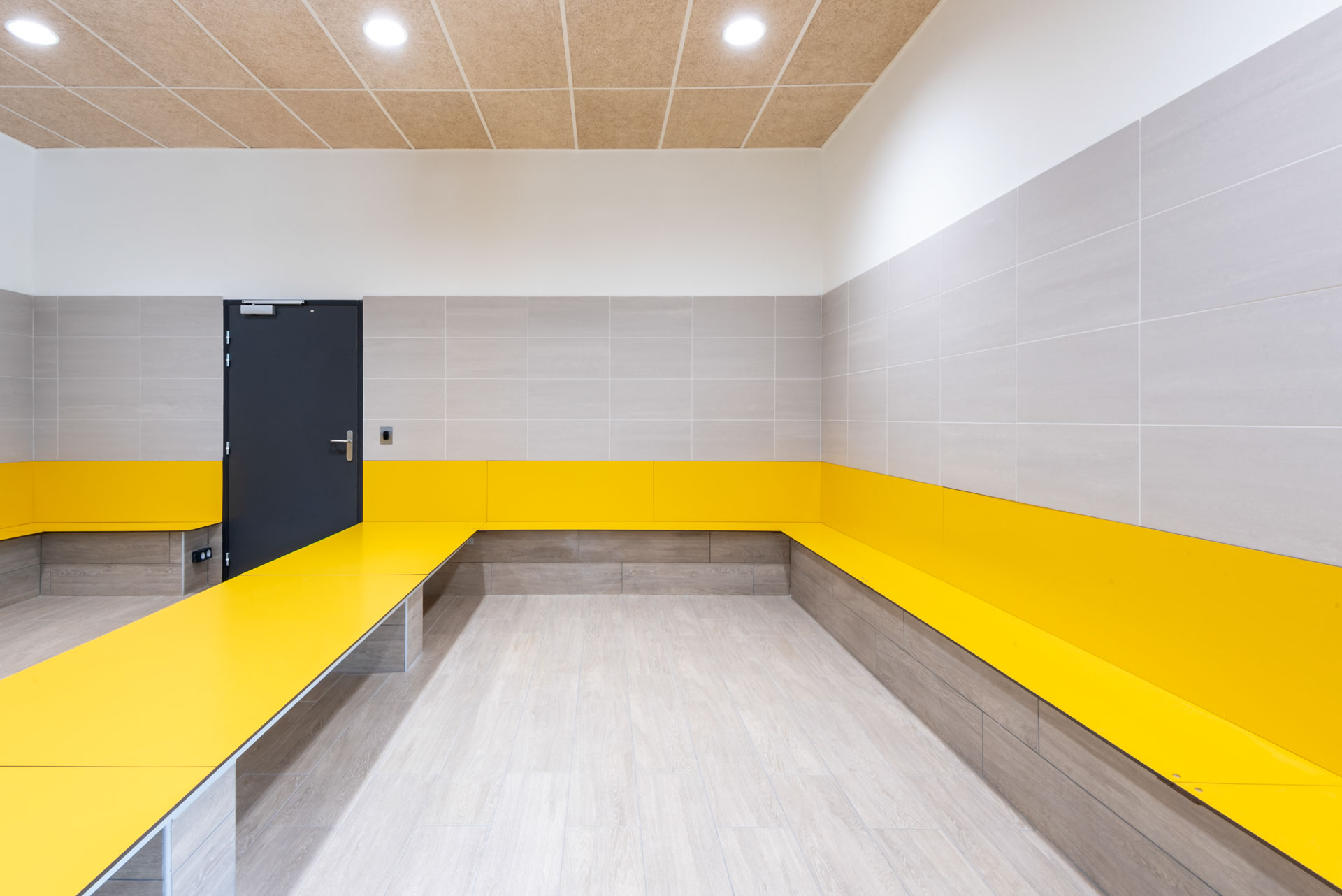 photo d'architecture de la piscine Serge Buttet à Romans-sur-Isère - Chabanne