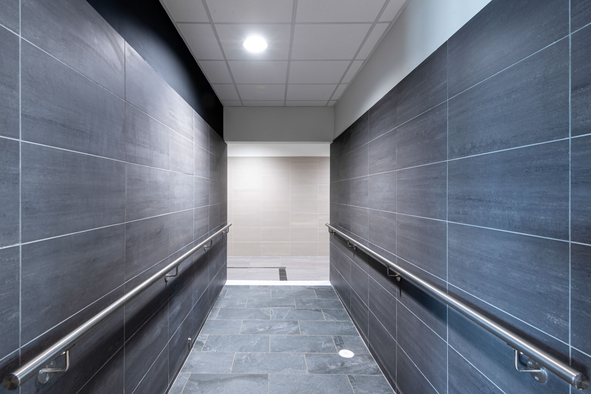 photo d'architecture de la piscine Serge Buttet à Romans-sur-Isère - Chabanne