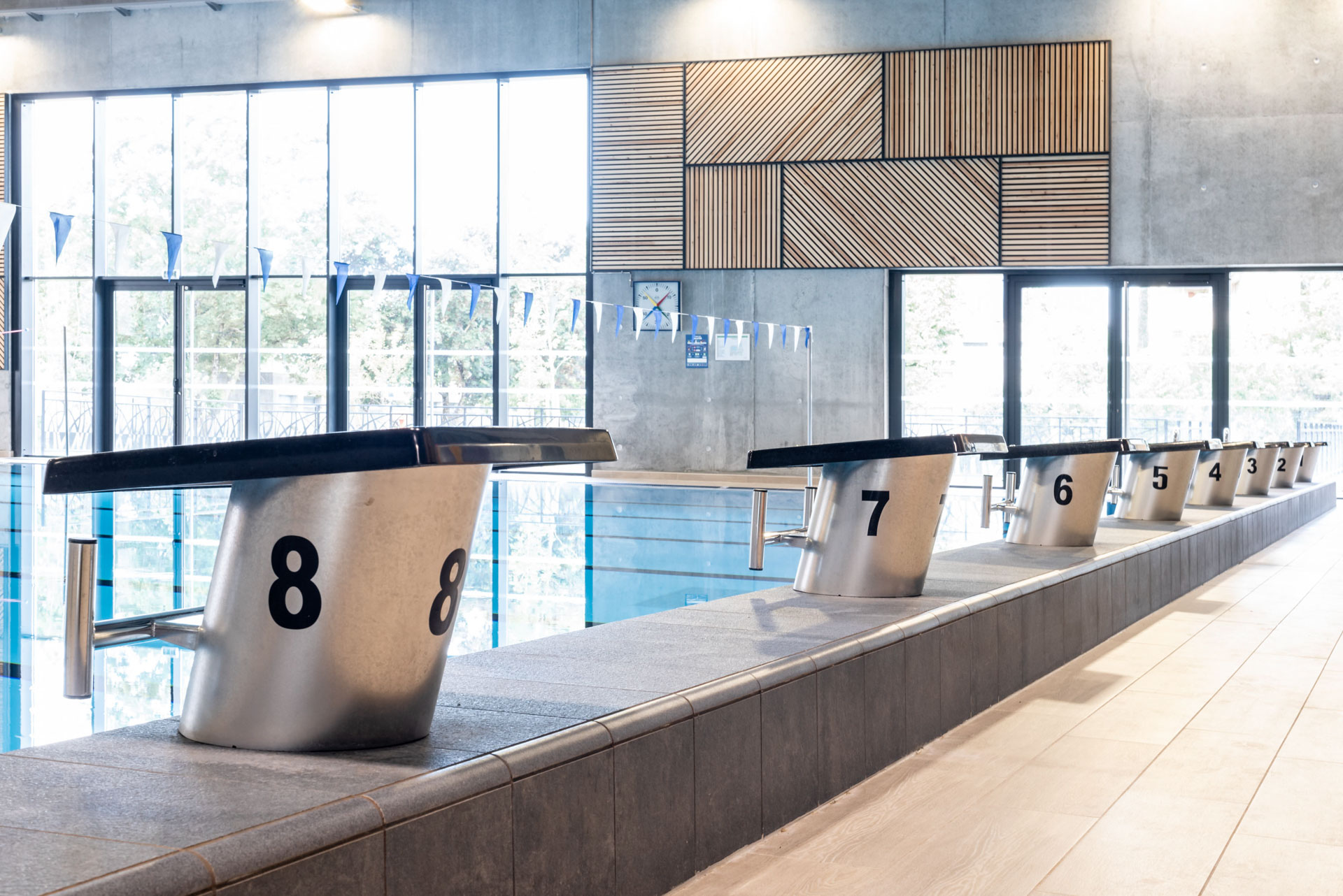 photo d'architecture de la piscine Serge Buttet à Romans-sur-Isère - Chabanne