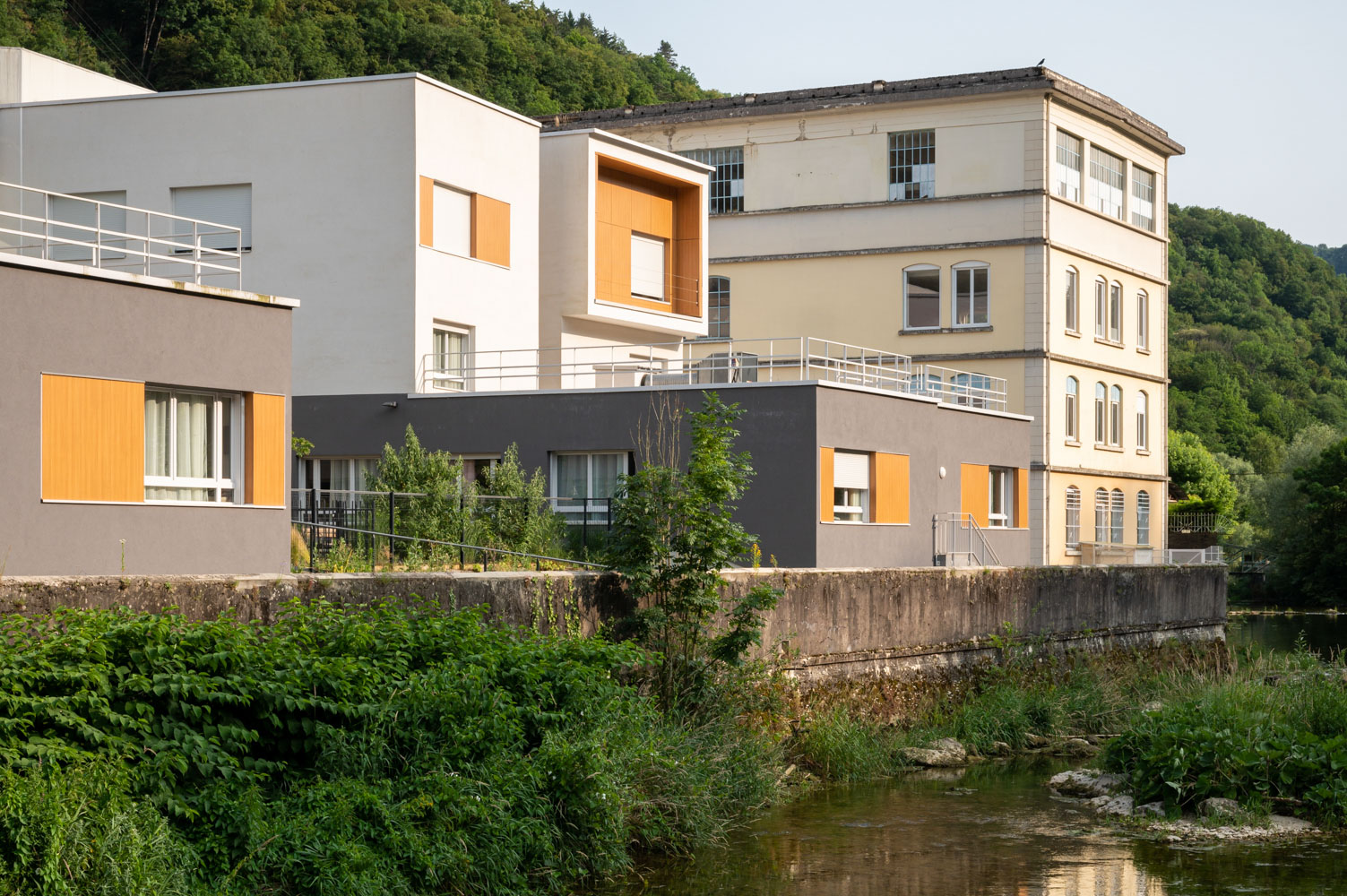 Photographie d'architecture de l'EHPAD de Saint Rambert en Bugey