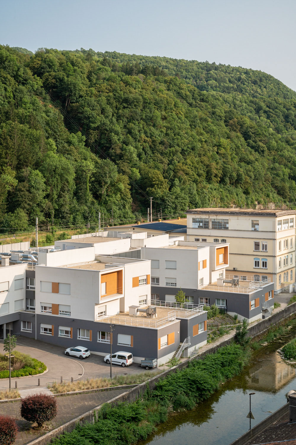 Photographie d'architecture de l'EHPAD de Saint Rambert en Bugey