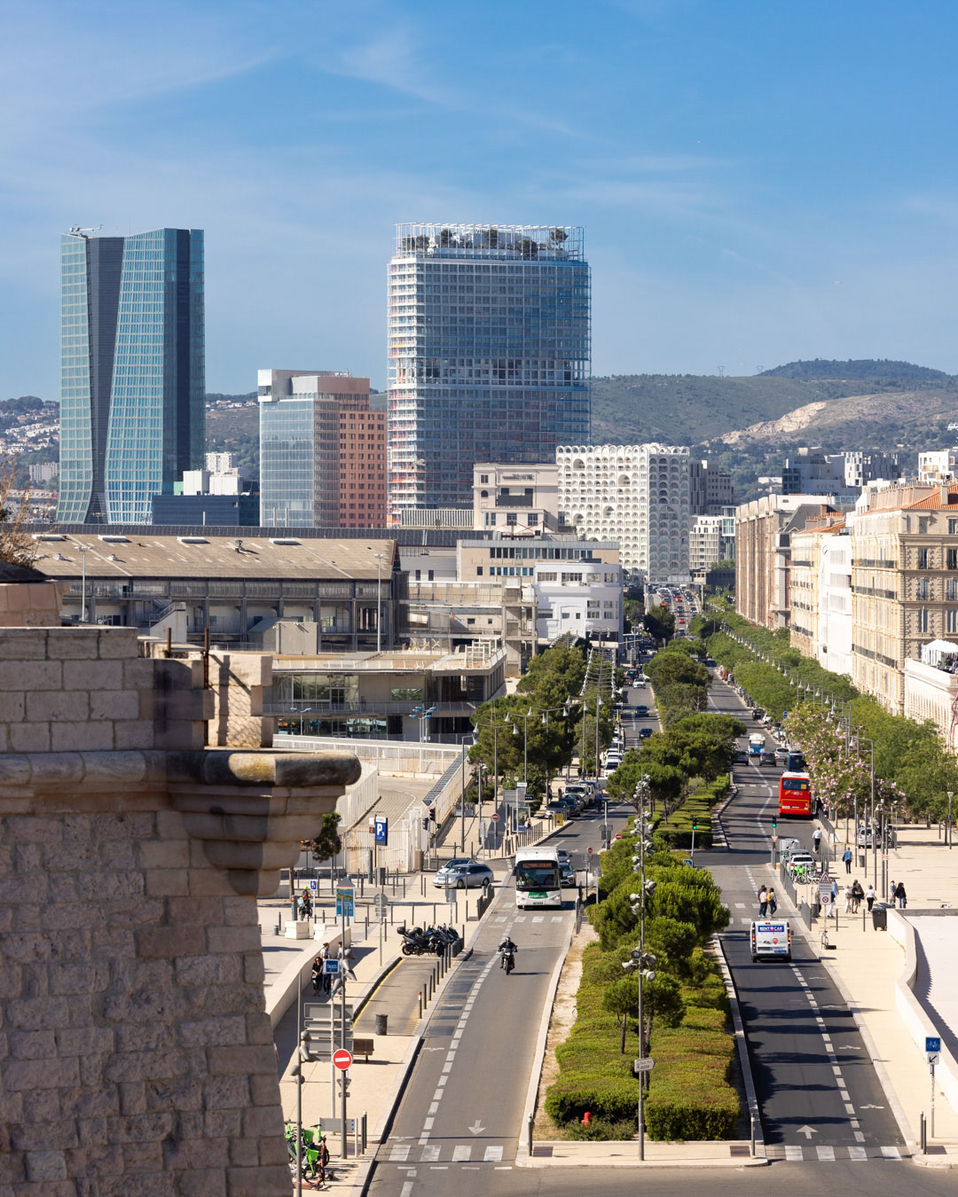 photo d'architecture de Marseille - perspective vers Joliette