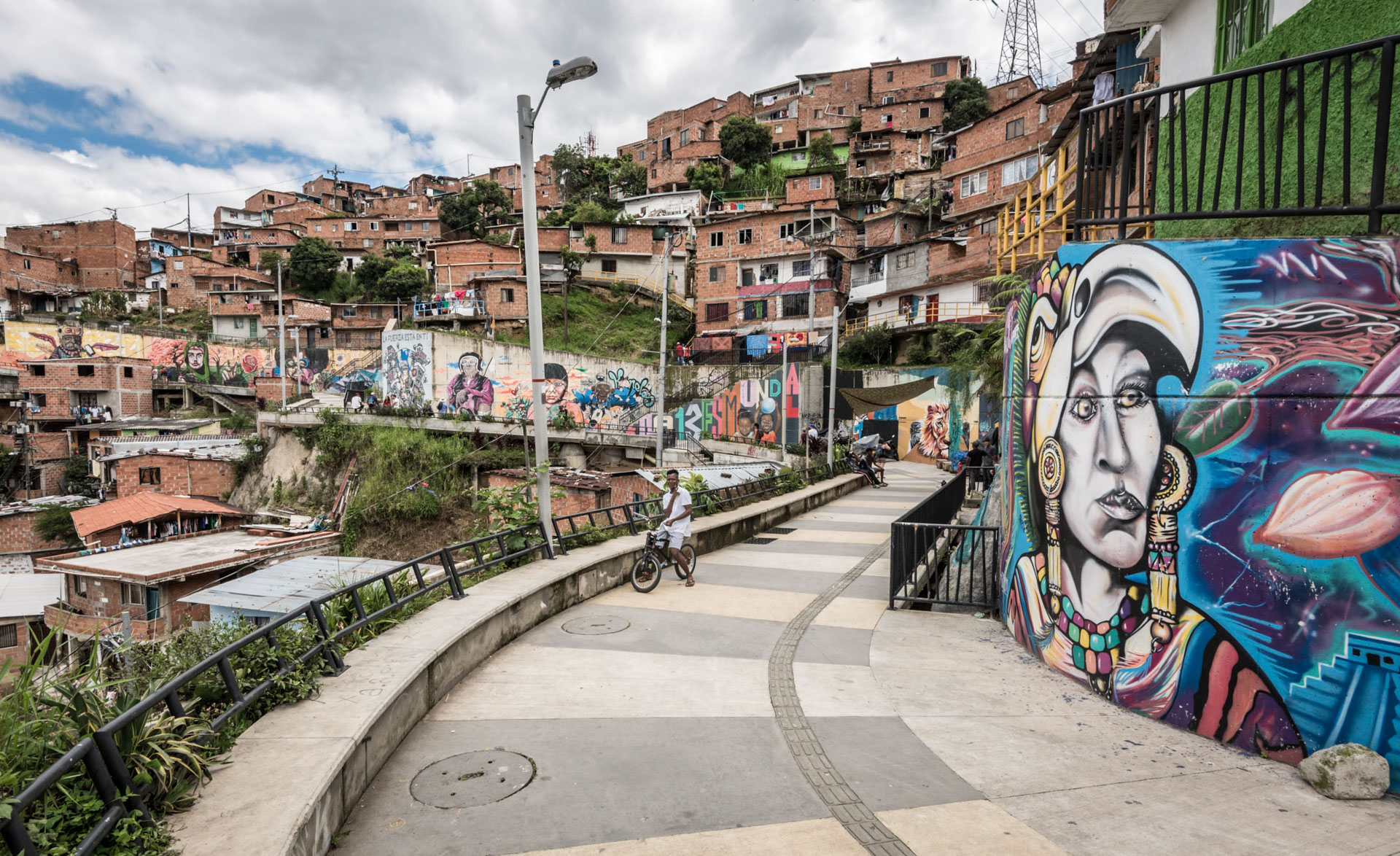 photo de paysage de la comuna 13 à Medellin