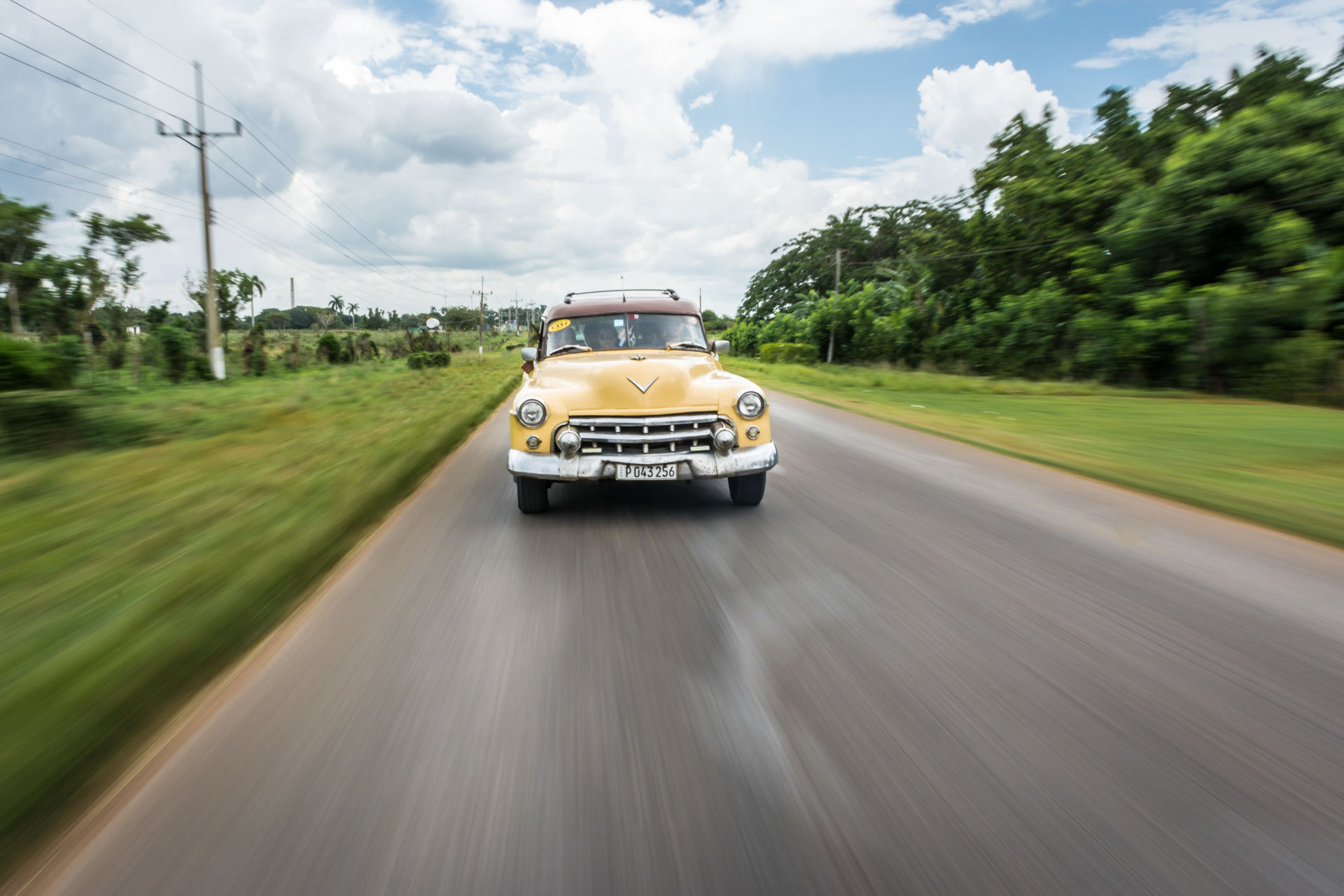 photo d'une guimbarde à pleine vitesse à Cuba