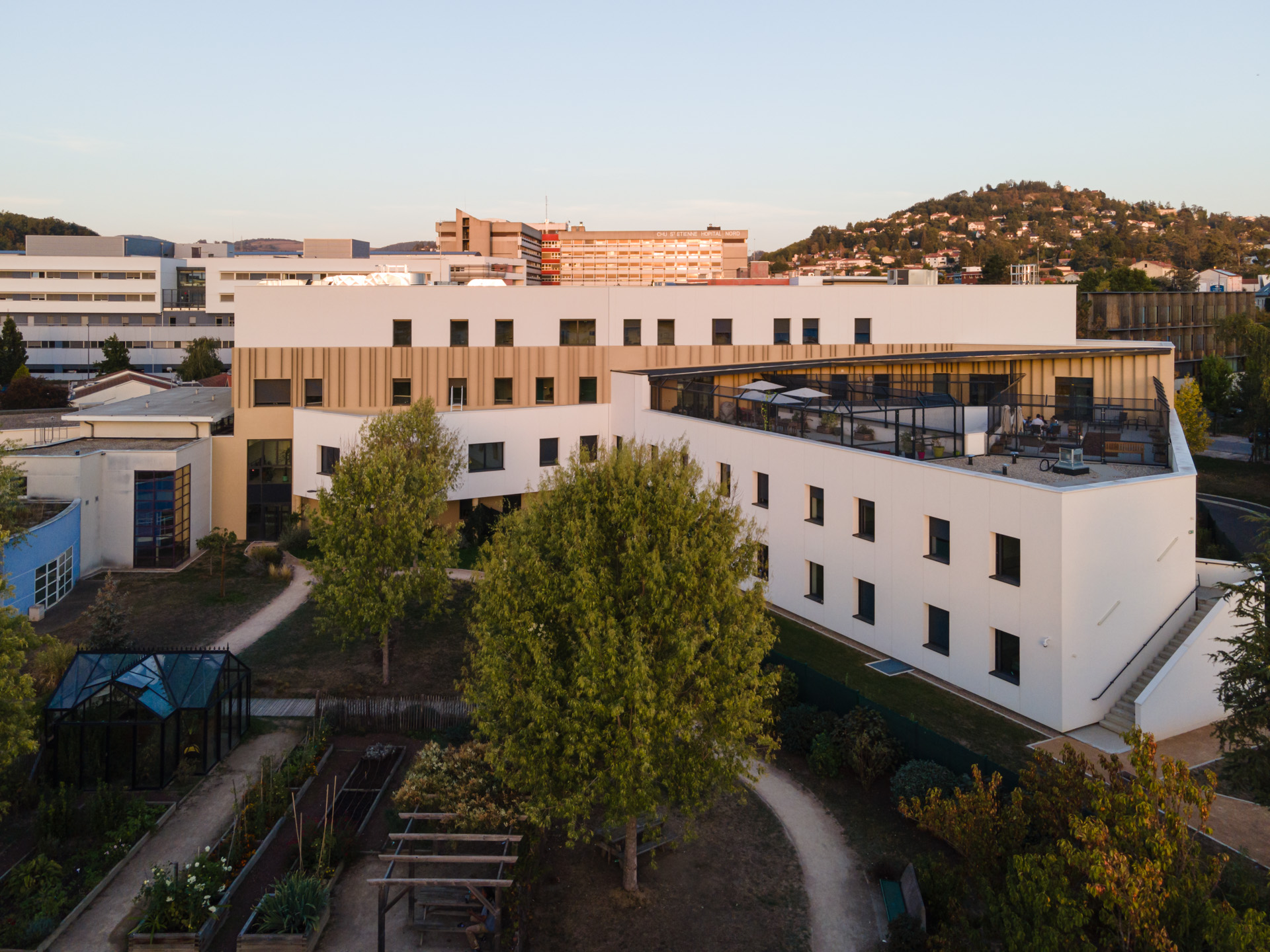 Photo d'architecture de l'EHPAD du CHU de Saint-Etienne