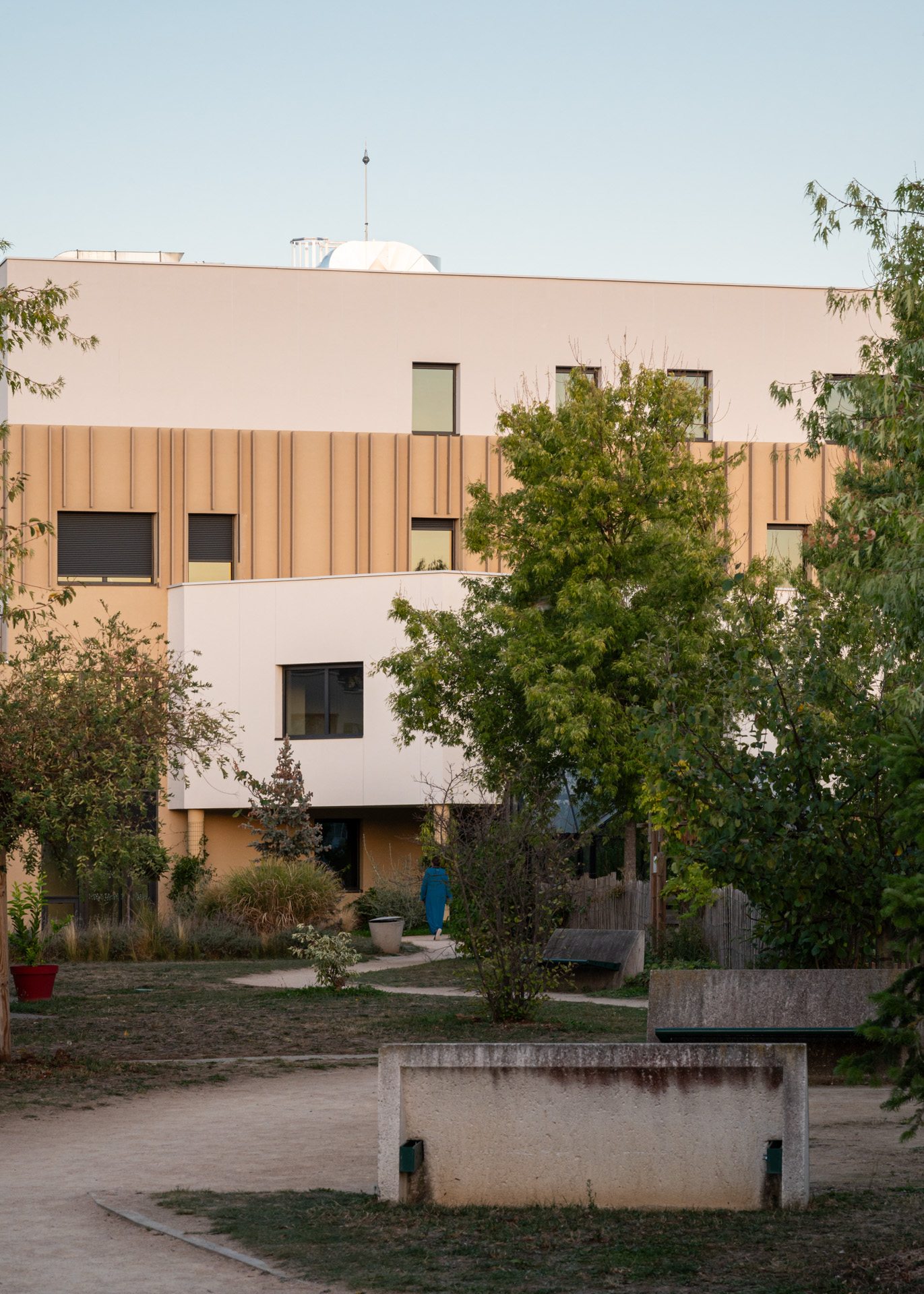 Photo d'architecture de l'EHPAD du CHU de Saint-Etienne