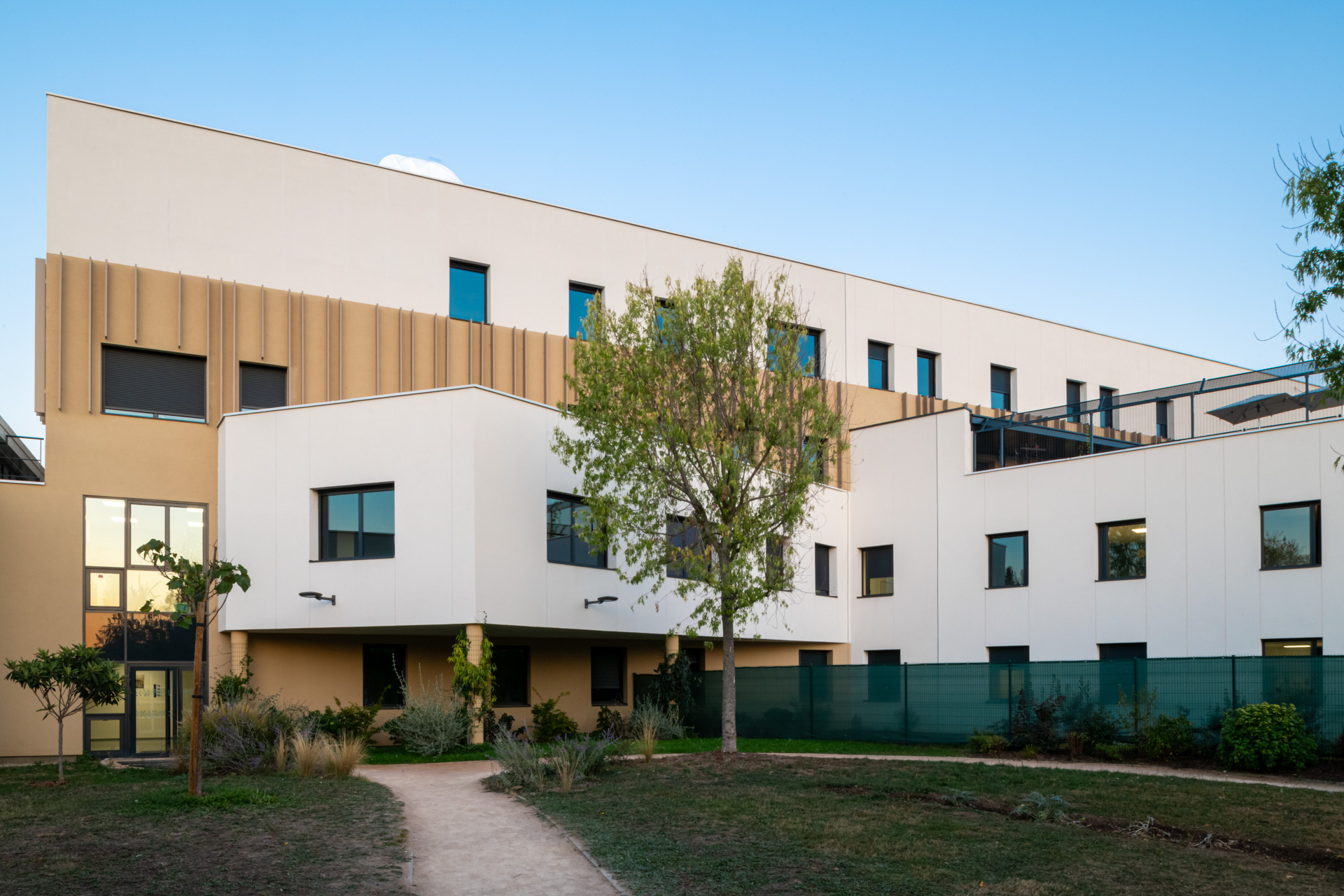 Photo d'architecture de l'EHPAD du CHU de Saint-Etienne