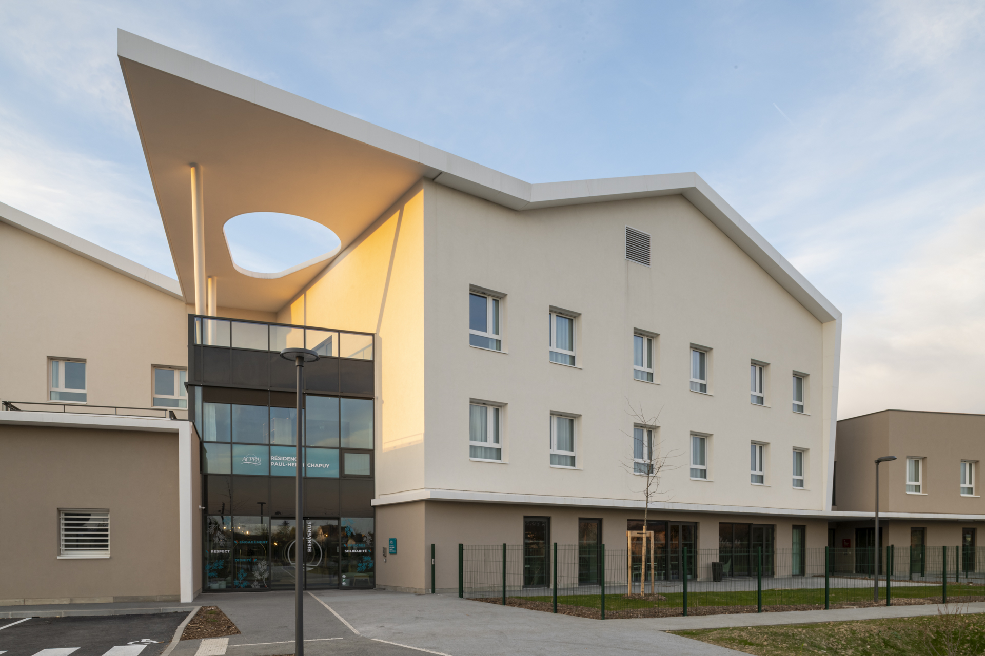 Nicolas Richard, photographie d'architecture du pôle gérontologique Paul Henri Chapuy à Vaulx-en-Velin