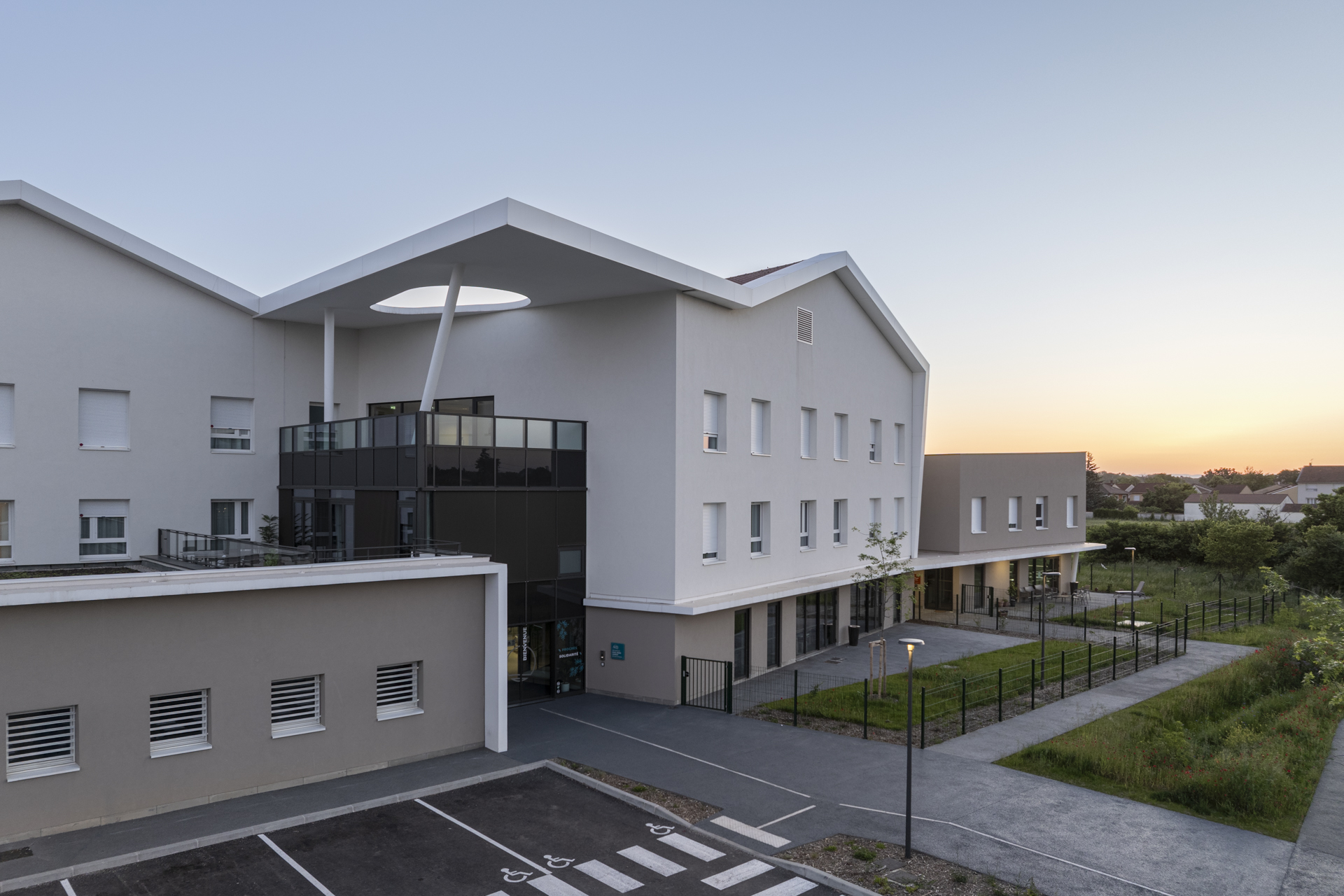 Nicolas Richard, photographie d'architecture du pôle gérontologique Paul Henri Chapuy à Vaulx-en-Velin